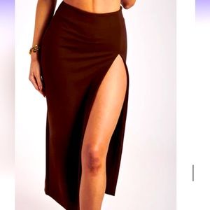 Never worn, without tags